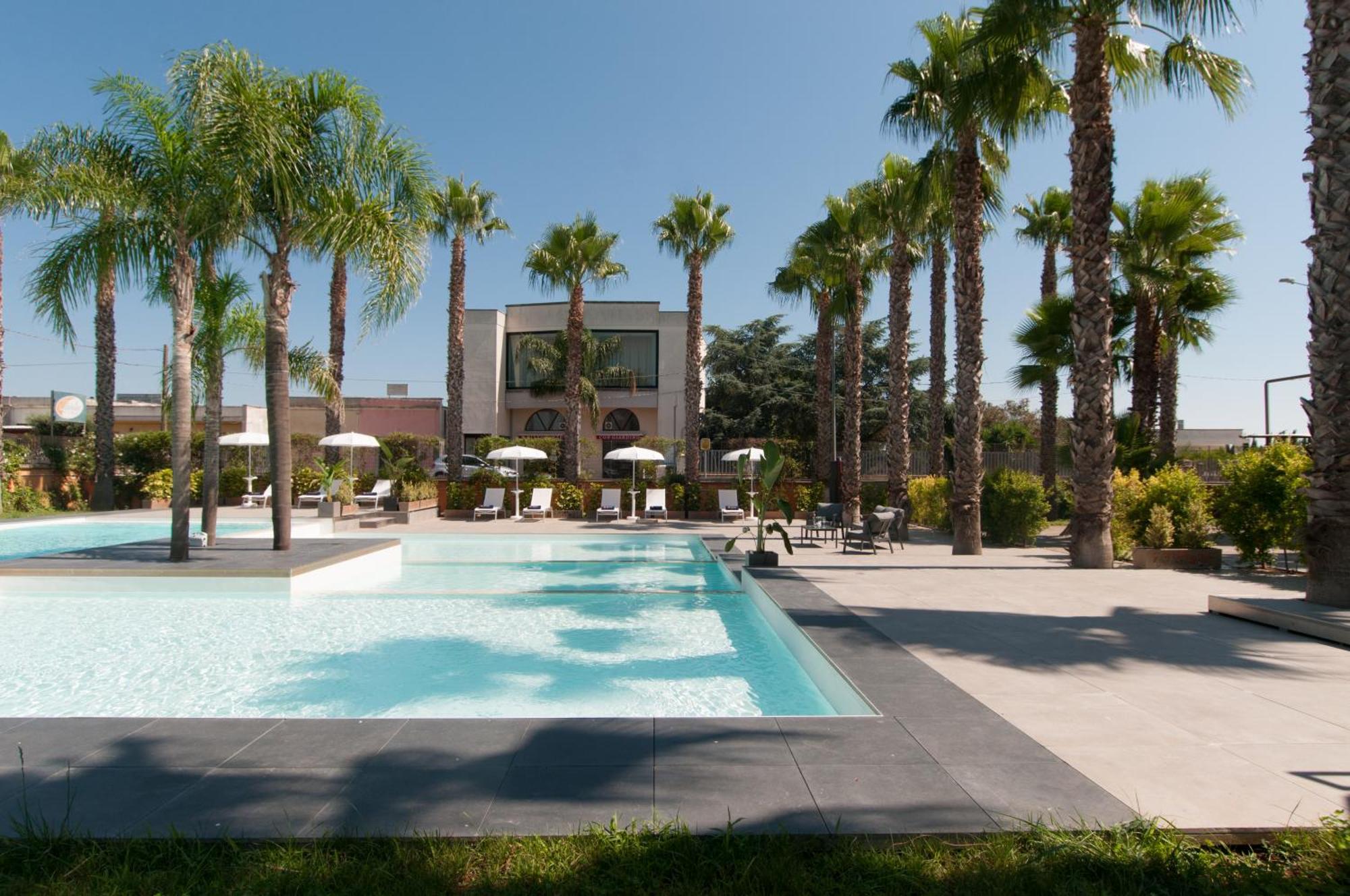 Sanlu Hotel Serrano Exterior photo